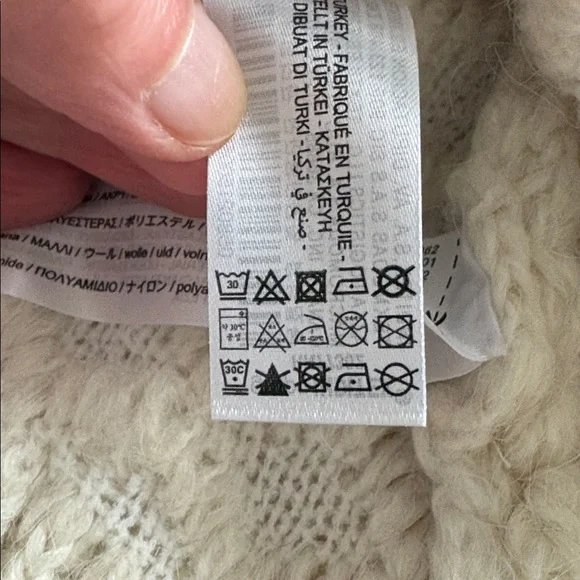 Zara Oversized Knit Jacquard Sweater Ivory Red Size Medium - Picture 10 of 16